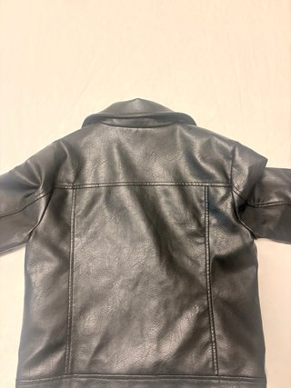 Chaqueta polipiel niña KIABI talla 10
