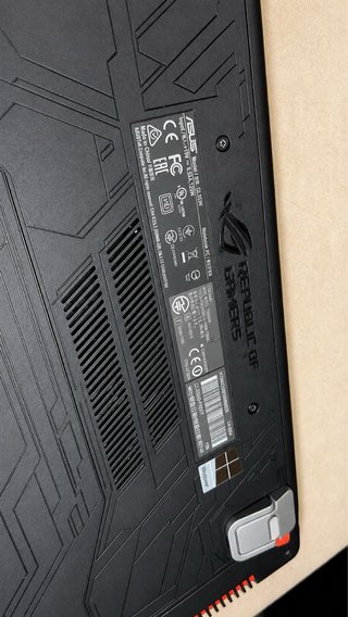 ASUS ROG Strix GL553VD i7 GTX 1050 4GB 12GB