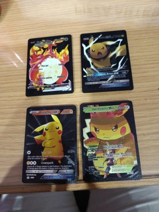 Lote 4 Cartas Pokémon GX VMAX Charizard Pikachu