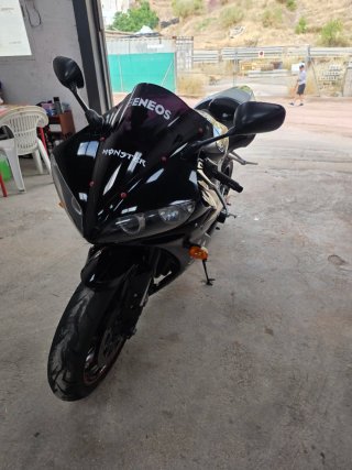 YAMAHA YZF-R1 1000 CC –