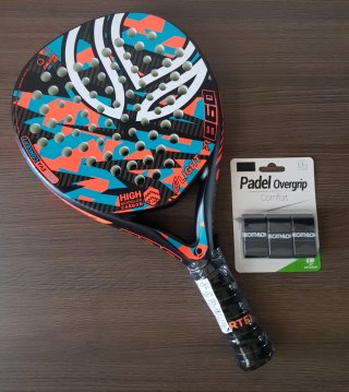 Pala Bullpadel + Bolsa Paletero SIN ESTRENAR