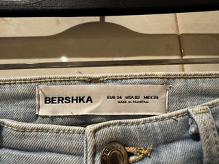Vaqueros acampanados Bershka tiro alto