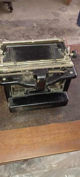 Máquina de escribir Remington antigua 1923