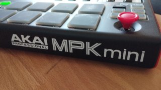 Akai MPK Mini Controlador MIDI