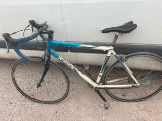 Bicicleta Decathlon Azul y Blanca