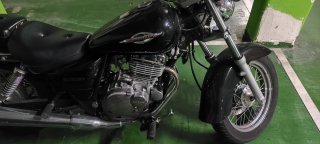 Suzuki Marauder GZ250 Negra