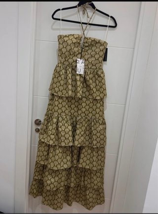 Vestido Mattui verde con etiqueta