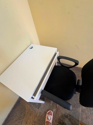 Pack Escritorio Blanco IKEA + Silla Oficina Negra