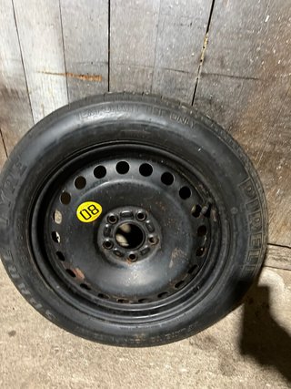 Llanta de emergencia Pirelli T125/85R15