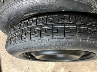 Llanta de emergencia Pirelli T125/85R15