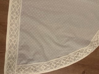 Mantilla media luna encaje