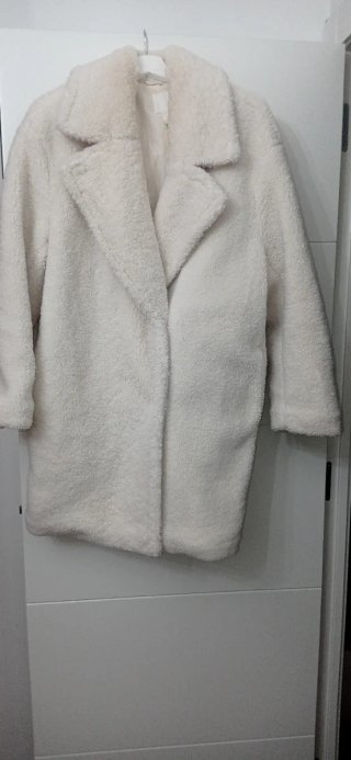 Abrigo Obetsai Blanco