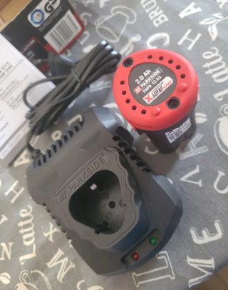 Batería Parkside 12V 2Ah + Cargador 2.4A