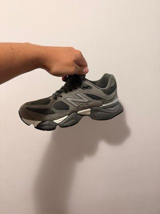 New Balance 9060 Bambas Grises