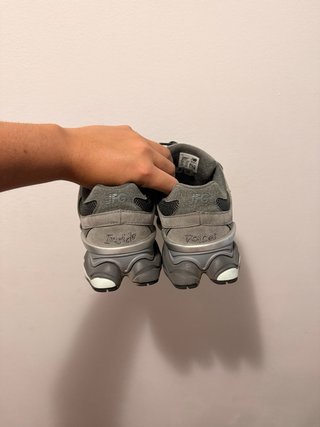 New Balance 9060 Bambas Grises