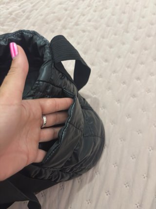 Bolso negro acolchado
