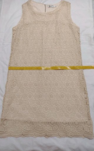 Vestido encaje beige