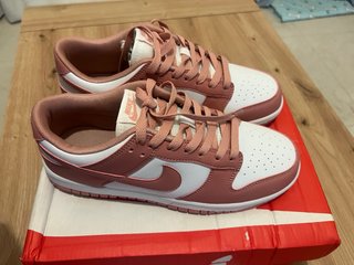 Tenis Nike Dunk Rosa y Blanco Mujer