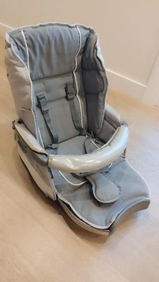 Bebecar Ip-op. Gris y blanco.