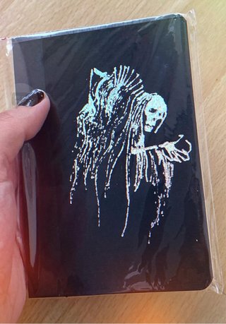 Libreta dibujada a mano Reliquias de la Muerte