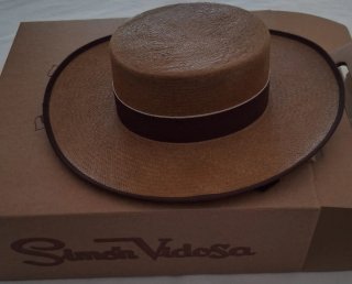 Sombrero Panamá Beige y Marrón,de Simon Vidosa. Si