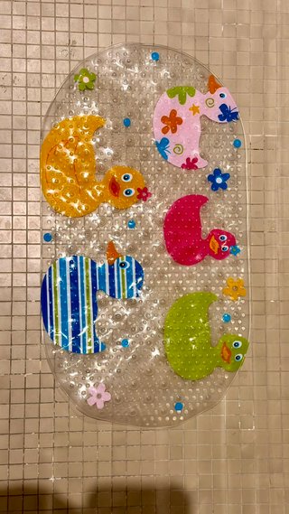 Set Baño: Cortina y Soporte, Alfombra y Estantería