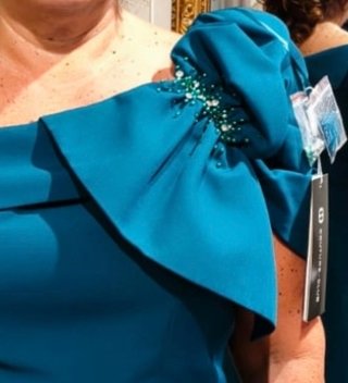 Vestido de fiesta azul con pedrería