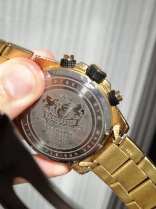 Reloj Festina Cronógrafo Dorado y Negro