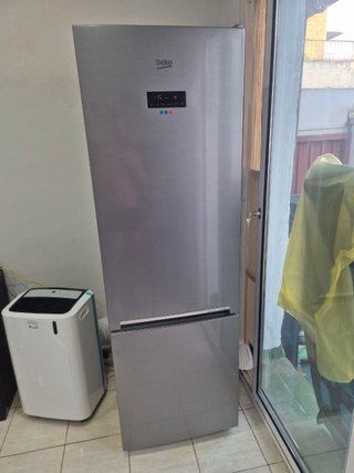 Nevera Beko HarvestFresh con congelador