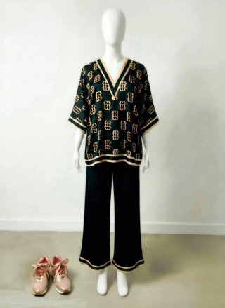 Conjunto Top + Calças + sapatilhas