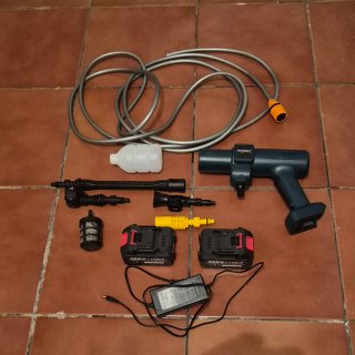 Hidrolimpiadora Portátil + Baterías y accesorios