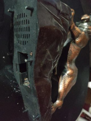 Figura de metal estilo colamina