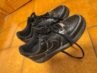 Nike Air Force 1 Negras