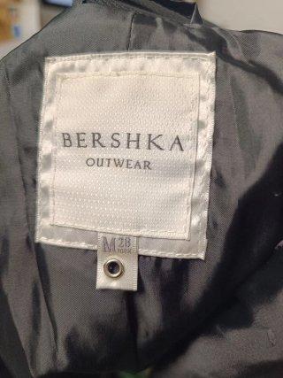 Abrigo Bershka Negro Talla M