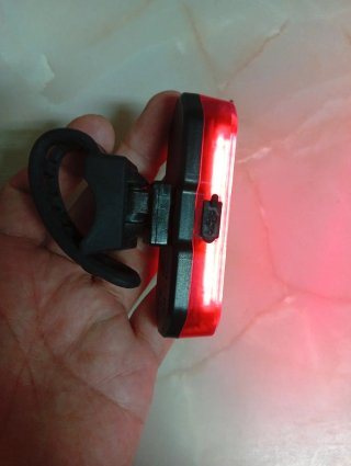 Luz trasera LED roja para bicicleta