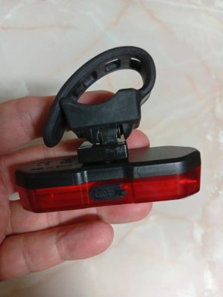 Luz trasera LED roja para bicicleta