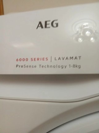 Lavadora AEG 8K de carga.