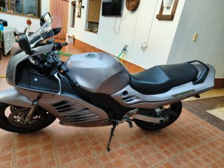 SUZUKI RF900R 1994 Moto Deportiva