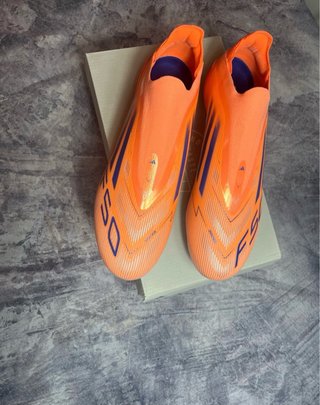 Botas de Fútbol Adidas Naranja y Azul