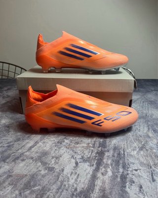 Botas de Fútbol Adidas Naranja y Azul
