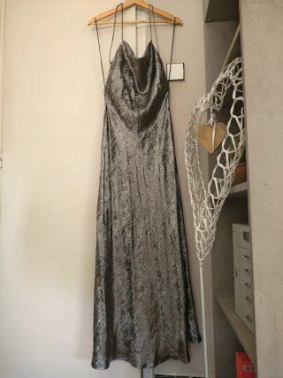 Vestido Zara metalizado largo