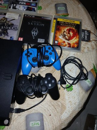 Consola PS3 Slim 120GB + 8 Juegos