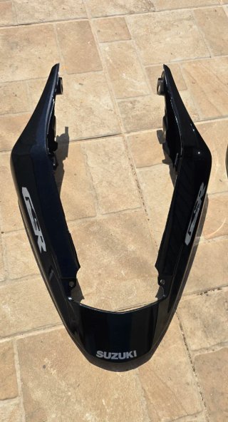 Depósito y colín Suzuki GSR 600