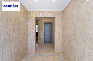 Piso en venta en Crta. De la Sierra en Granada