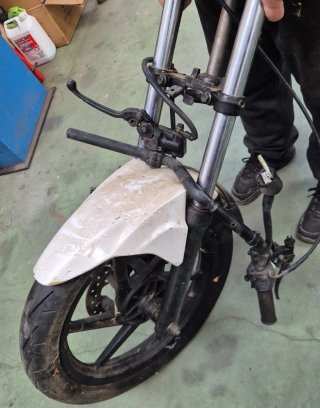 Moto Naked Negra