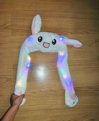 Gorro felpa con orejas móviles luces