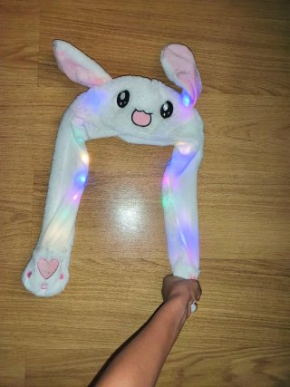 Gorro felpa con orejas móviles luces