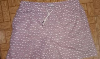 Bañador rosa con camellos blancos