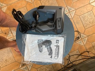Grapadora Eléctrica Portátil EZ-Fasten
