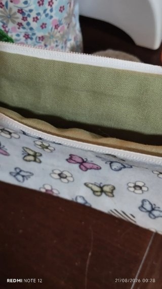 Neceser hecho a mano mariposas y flores